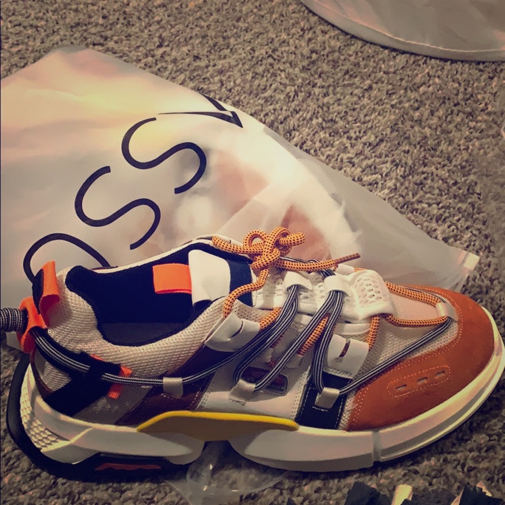 Brand new sneakers . Never worn .